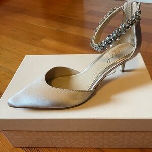 Badgley Mischka Jewel Shoes 7-1/2